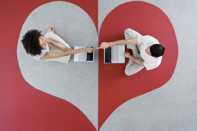 Ilustrasi online dating. Foto: Getty Images