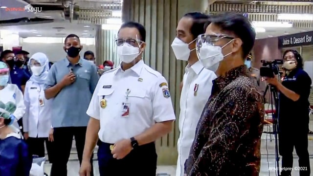 Anies: Jakarta Akan Lakukan Vaksinasi COVID-19 Bertahap di 153 Pasar (106827)