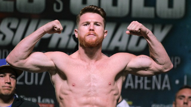 Petinju, Canelo Alvarez. Foto: John Gurzinski/AFP