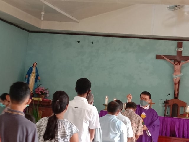 Gereja Stasi Maria Ayamaru Maybrat Rayakan Rabu Abu (14931)