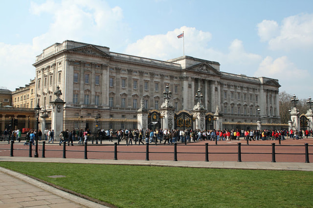 Istana Buckingham  Foto: Wikimedia Commons