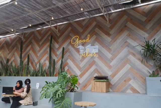Coffee Market, Bandar Lampung: Fokus Hadirkan Suasana Nyaman Ngopi di Outdoor (13814)