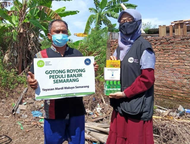 Banjir Semarang, IZI Jateng dan Yayasan Mardi Waluyo Berikan Bantuan Obat-obatan