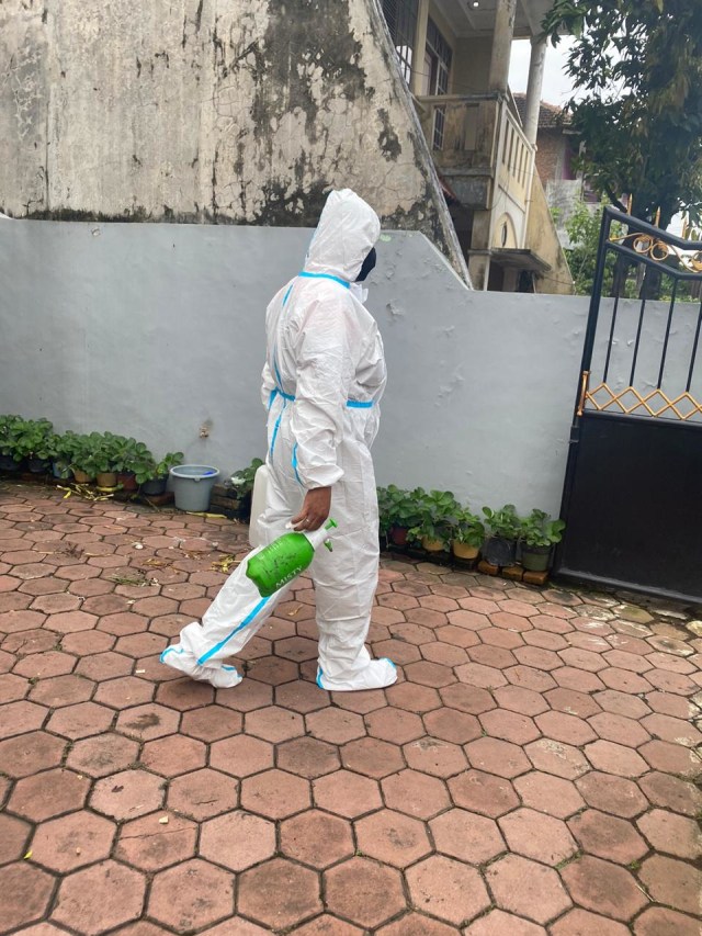 Sikat Emas Batangan, Maling di Malang Menyamar Jadi Petugas Disinfeksi (216193)