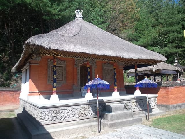 Mengenal Ragam Rumah Adat Bali dan Bangunan di Dalamnya (88205)