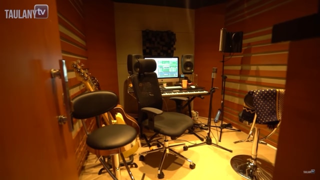 5 Artis yang Punya Studio Pribadi di Rumah (63019)