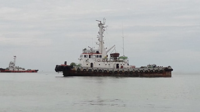 Diterjang Gelombang Tinggi, 3 Nelayan di Indramayu Selamat dari Maut (185795)