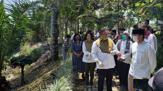 Kunjungi TWI Dairi Sumut, Sandi Diberi Marga Kudadiri dan Kain Ulos ...