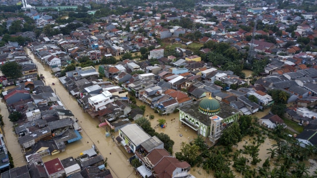 Imbas Banjir Jabotabek: Ruas Tol DKI Terendam hingga Sebabkan Longsor di Bogor (322307)