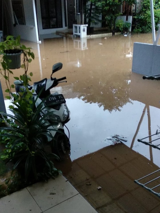 Barang yang Harus Dimasukkan dalam Tas Siaga saat Banjir Melanda Foto: Dok. Adhi