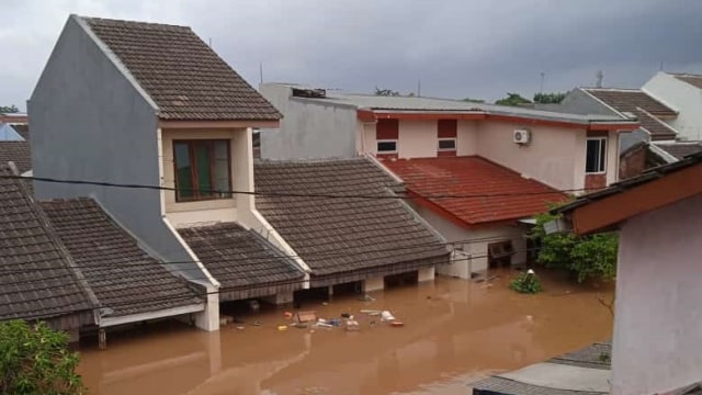 Kondisi rumah yang tergenang banjir di Perumahan Ciledug Indah I, Kota Tangerang. Foto: Dok. Budi Halim