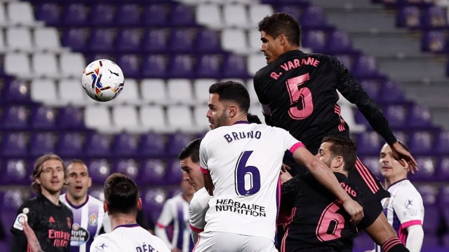 Duel Valladolid vs Real Madrid di Liga Spanyol. Foto: @realmadriden/Twitter.