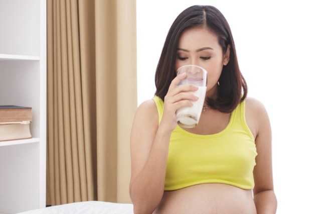 Yang Perlu Diperhatikan saat Membuat Susu Ibu Hamil (1)