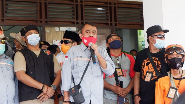 Relawan geruduk DPRD Bantul, memprotes pernyataan anggota DPRD Bantul  Supriyono, di Yogyakarta, Senin (22/2) Foto: Arfiansyah Panji Purnandaru/kumparan
