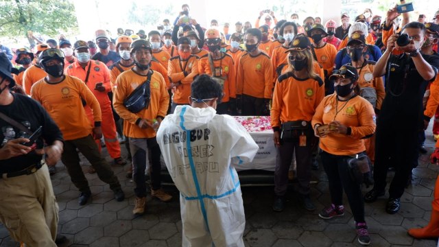 Pemakaman COVID-19 Disebut seperti Mengubur Anjing, Relawan Geruduk DPRD Bantul (138184)
