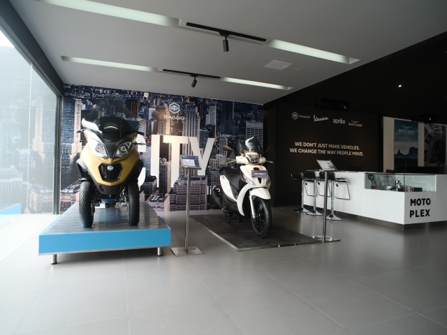 Mengintip Suasana Dealer Premium Piaggio Motoplex di Jakarta Selatan (281693)