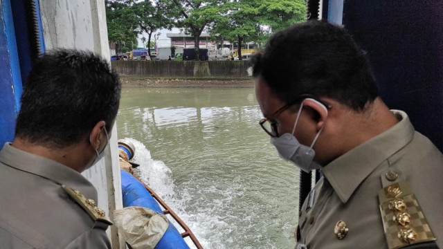 Anies soal Banjir DKI: Surut dalam Sehari, Tenda Pengungsi Tetap Disiagakan (30185)