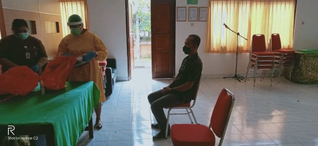 Satu Staf BKD Kembalikan Uang Rp 500 Ribu Dana Korupsi PEN Buleleng, Bali (29158)