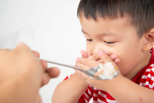 Anak sedang GTM atau mogok makan. Foto: Shutterstock