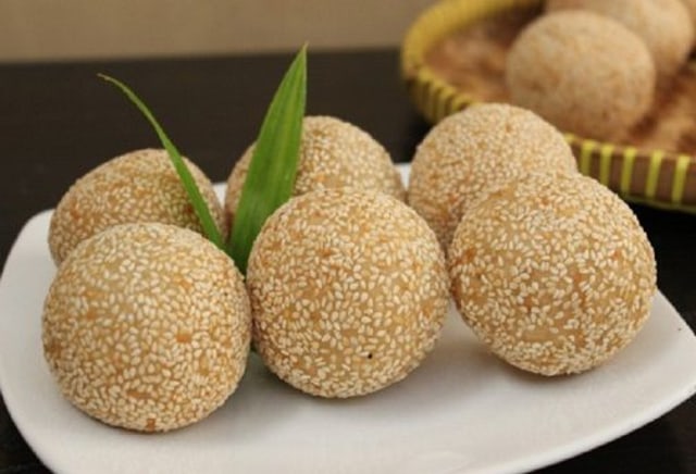 Resep Onde-Onde Isi Cokelat Lumer yang Nikmat (165207)