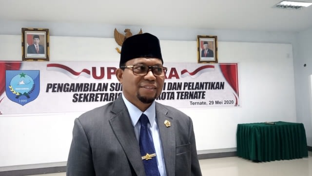 Sekretaris Kota Ternate, Jusuf Sunya. Foto: Rizal Syam/cermat