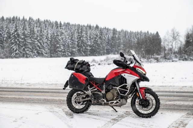 Ducati Multistrada V4 2021 di Lingkaran Arktik, Kutub Utara. Foto: Ducati