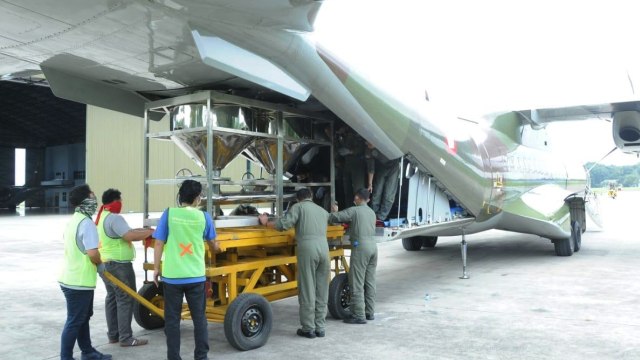 TNI AU-BPPT Lakukan TCM, Semai 2,4 Ton Garam Cegah Hujan Ekstrem Jabodetabek (35362)