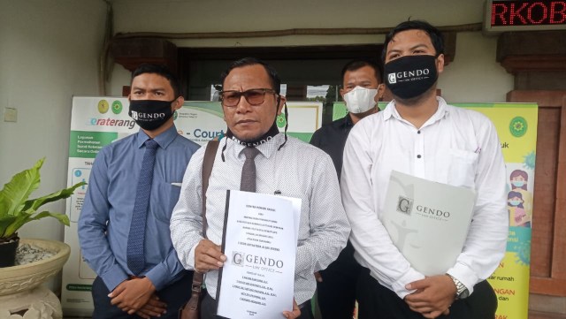 Serahkan Kontra Memori, Pengacara Jerinx Harapkan Kasasi Jaksa Ditolak (24599)