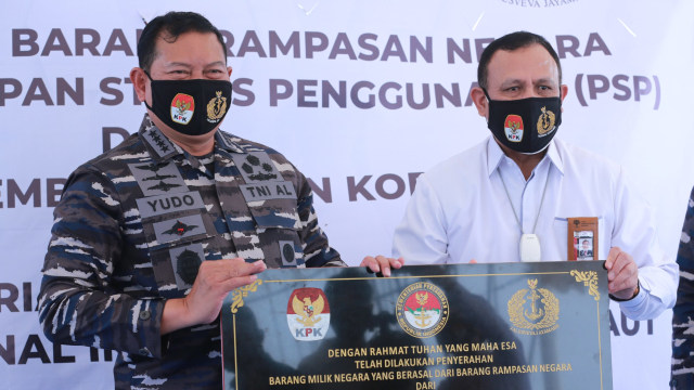 KPK serahkan barang rampasan senilai Rp 55 Miliar kepada TNI AL. Foto: Dok. KPK