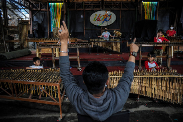 Mengenal 7 Alat Musik Indonesia yang Ikonik, Ada Tehyan hingga Hasapi (4805)