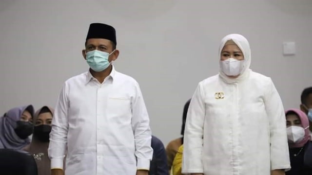Pasangan calon, Ansar Ahmad dan Marlin Agustina. Foto: Dok Humas Pemprov Kepri