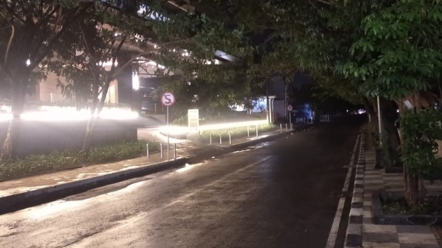 Banjir di Simpang Lima Semarang Surut, Kawasan Pasar Johar-Kota Lama Tergenang (20169)