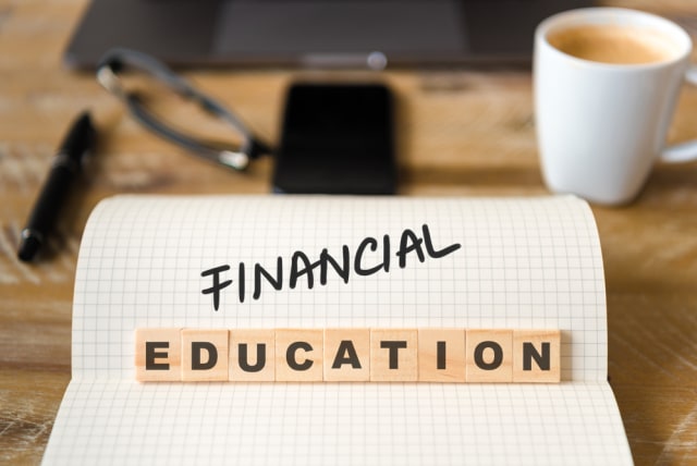 Pentingnya literasi keuangan. Foto: Shutterstock