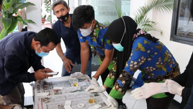 Polda Metro Jaya Gelar Tes Urine Massal untuk Anggota, Hasilnya Semua Negatif (126956)