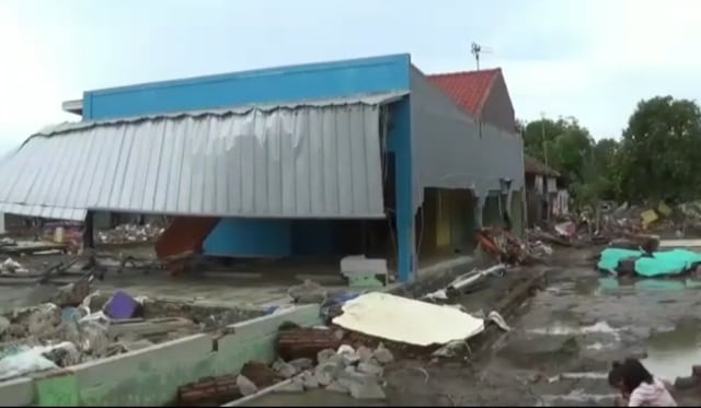 Puluhan Rumah di Bekasi Roboh Setelah Terendam Banjir, Warga Mengungsi (14916)