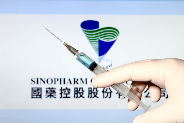 Vaksin Sinopharm. Foto: Shutter Stock