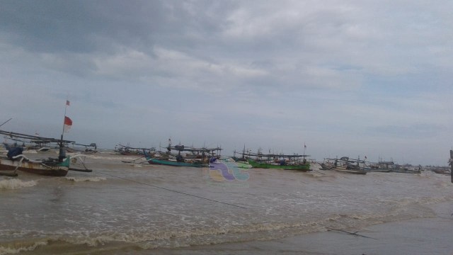 Kondisi pantai di Kelurahan Karangsari, Kecamatan Tuban Kota, Kabupaten Tuban. (foto: ayu/beritabojonegoro)