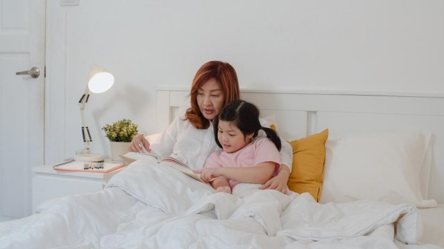 6 Manfaat Dongeng sebelum Tidur bagi Anak (2)