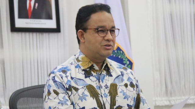 Gubernur DKI Jakarta Anies Baswedan meraih Happiness Award sekaligus terpilih sebagai salah satu Tokoh Pemberdayaan 2020 yang diselenggarakan oleh lembaga amil zakat nasional, Rumah Zakat. Foto: PPID DKI Jakarta