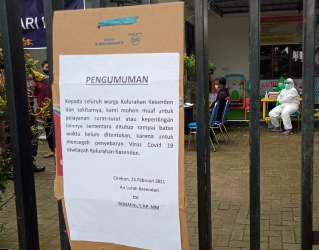 Pengumuman penutupan sementara kantor Kelurahan Kesenden, Kota Cirebon sebagai langkah antisipasi penyebaran COVID-19. (Ciremaitoday)