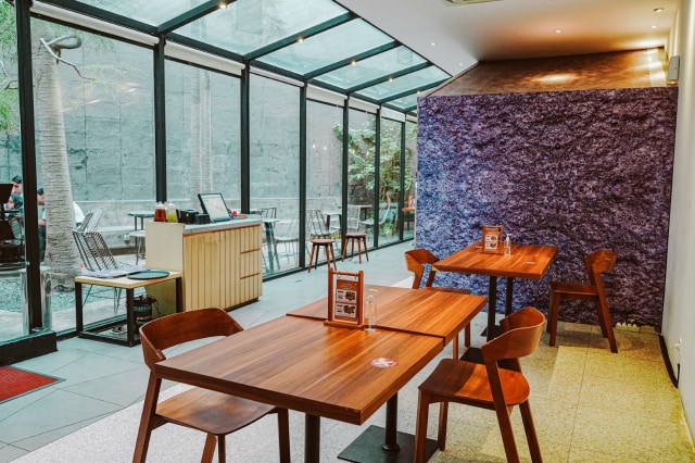 Buka Restoran Dine-in Pertama, Hangry Ambil Konsep Kyoto Neon ala Kedai Jepang (2)