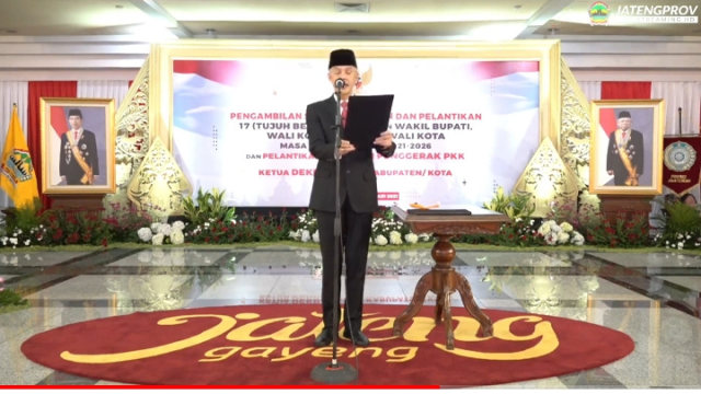 Gubernur Jateng Ganjar Pranowo lantik 17 bupati/wali kota secara virtual. Foto: Dok. Istimewa