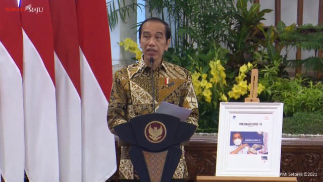 Presiden Jokowi memberikan sambutan dalam peluncuran Program Konektivitas Digital 2021 dan Prangko Seri Gerakan Vaksinasi Nasional Covid-19. Foto: Dok. YouTube Setpres