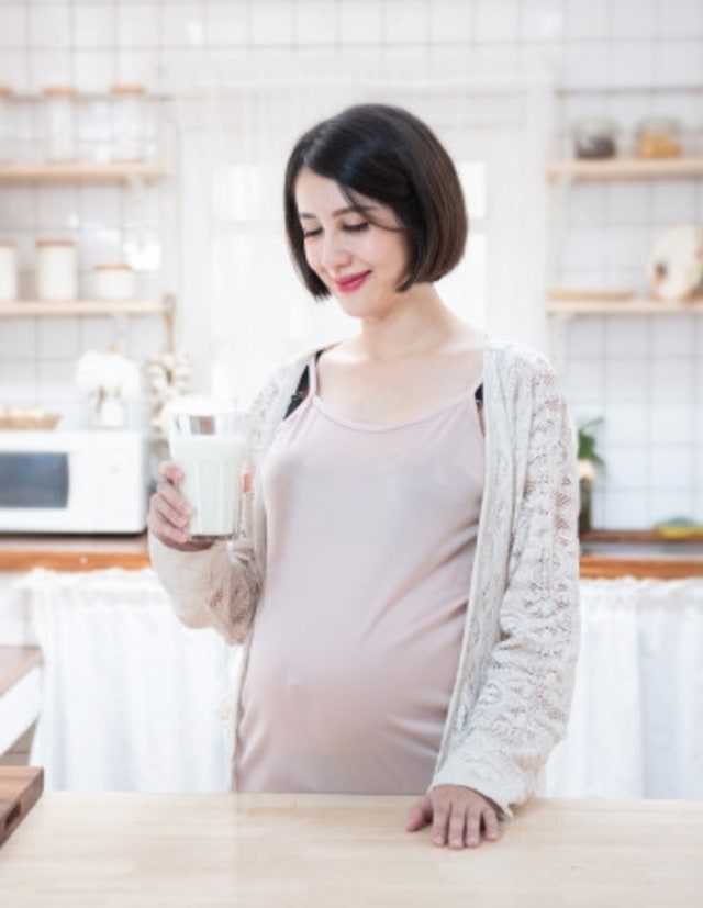 Apakah Susu Ibu Hamil Membuat Bayi Besar? Foto: Freepik