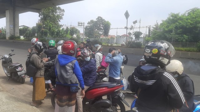 Rombongan jamaah Majelis Raudotul Mustofa terjaring razia ganjil genap di Pos Sekat Yasmin, Kota Bogor. Foto: Dok. Istimewa