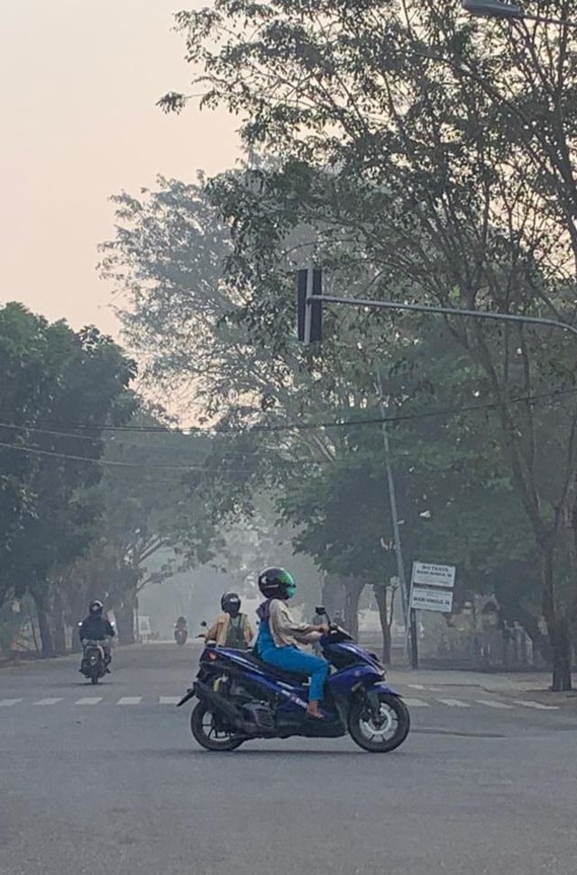 Kabut asap mulai menyelimuti Kota Pontianak dan sekitarnya. Foto: Teri/Hi!Pontianak