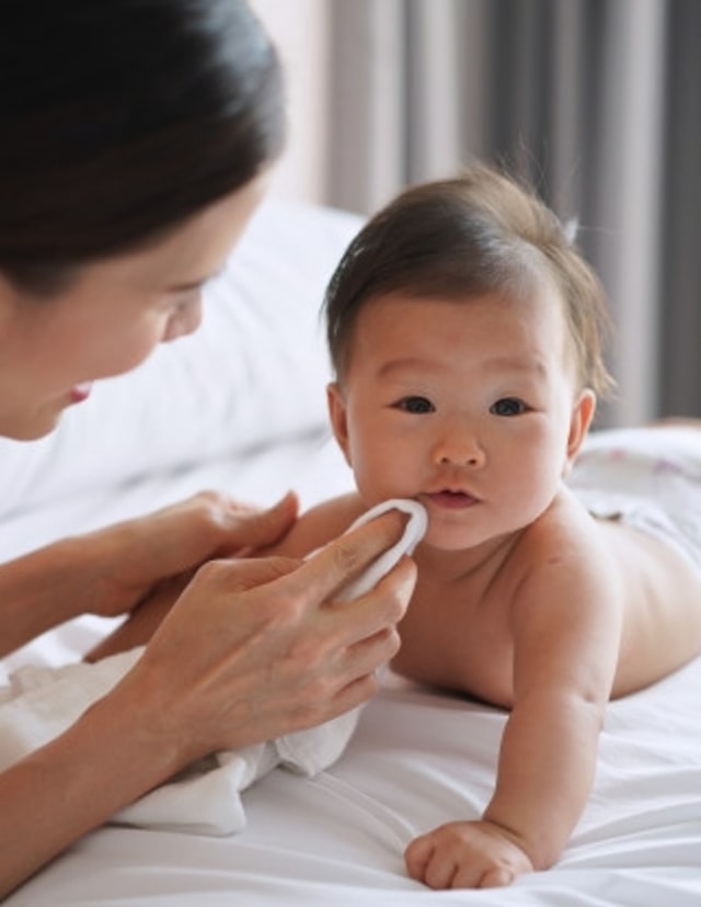 Tips Aman Membersihkan Wajah Bayi Baru Lahir Foto: Freepik