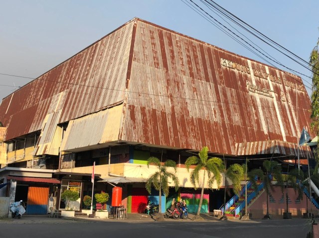 Kapuas Indah, pasar modern pertama di Kota Pontianak.