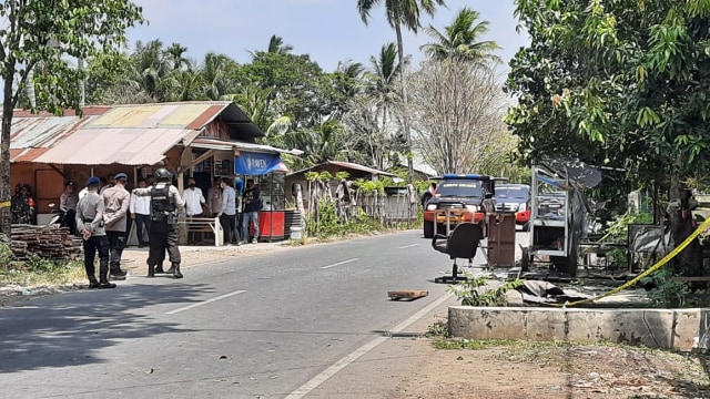 Lokasi ledakan di Banda Aceh dijaga polisi, Senin (1/3). Foto: Habil Razali/acehkini