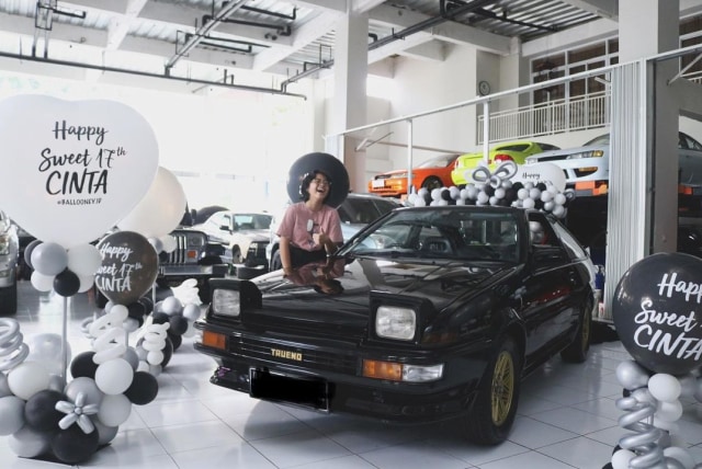 Potret Bahagia Cinta Kuya Dapat Hadiah Mobil Impian (293030)